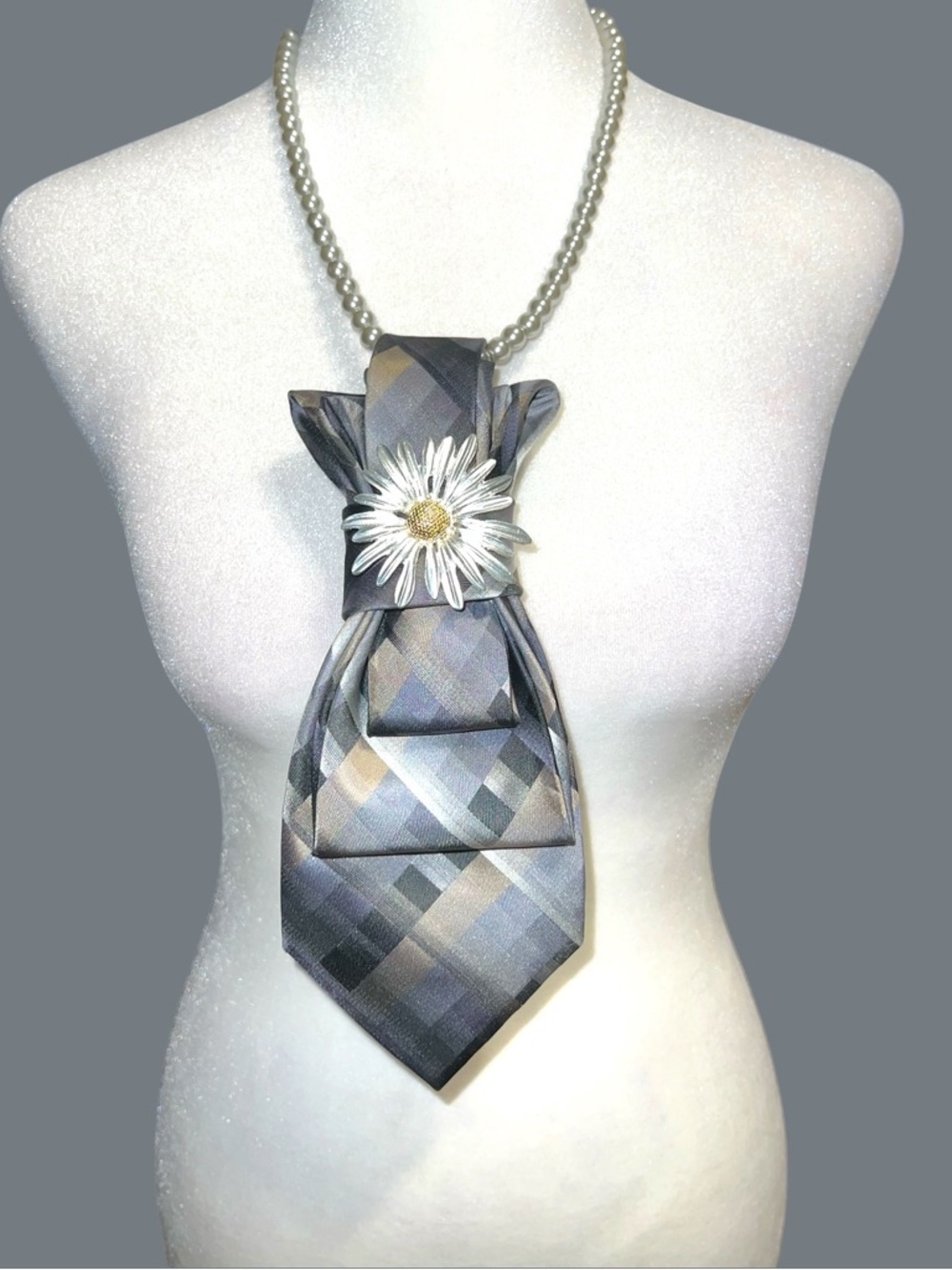 Gray Plaid Tie Pendant Necklace with Daisy Accent